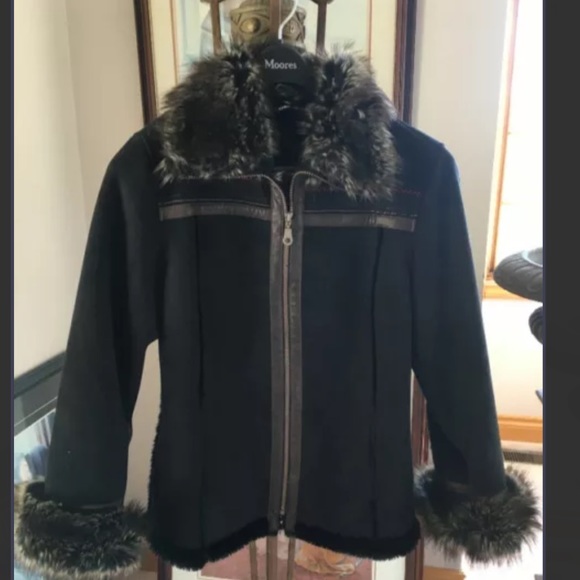 Woman’s designer suede coat Size Medium - Picture 2 of 2